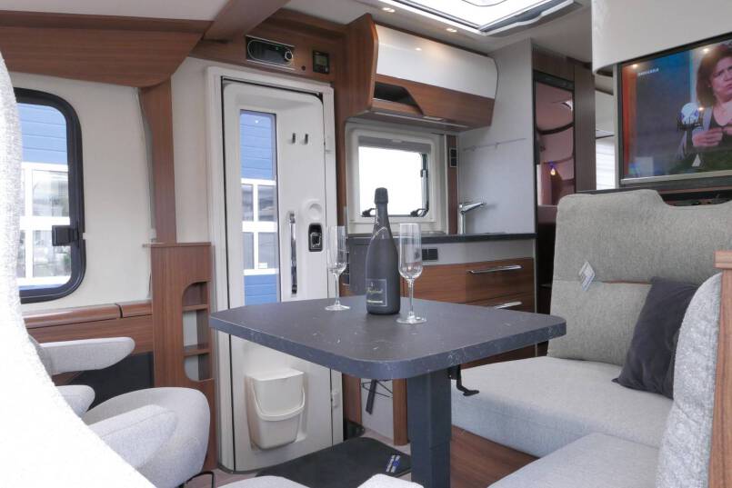 Hymer BMC-I 580 Hymer  BMC-I 580 9G AUTOMAAT 177 pk, Mercedes AL-KO, 2021 25