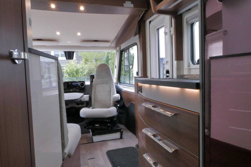 Hymer BMC-I 580 Hymer  BMC-I 580 9G AUTOMAAT 177 pk, Mercedes AL-KO, 2021 41