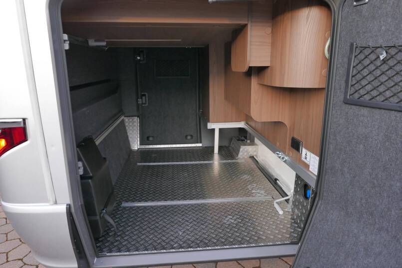 Hymer B-SL 708 SupremeLine Crystal Zilver AUTOMAAT, Queensbed, AL-DE 11
