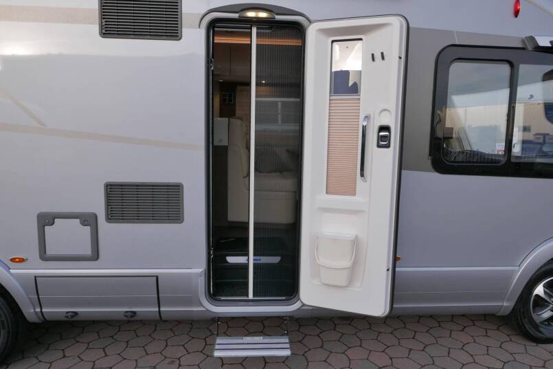 Hymer B-SL 708 SupremeLine Crystal Zilver AUTOMAAT, Queensbed, AL-DE 16