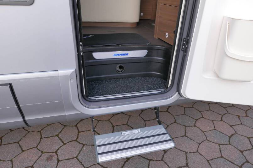 Hymer B-SL 708 SupremeLine Crystal Zilver AUTOMAAT, Queensbed, AL-DE 17