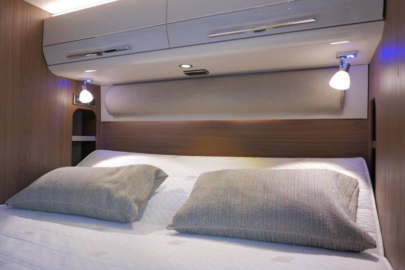 Hymer B-SL 708 SupremeLine Crystal Zilver AUTOMAAT, Queensbed, AL-DE 43