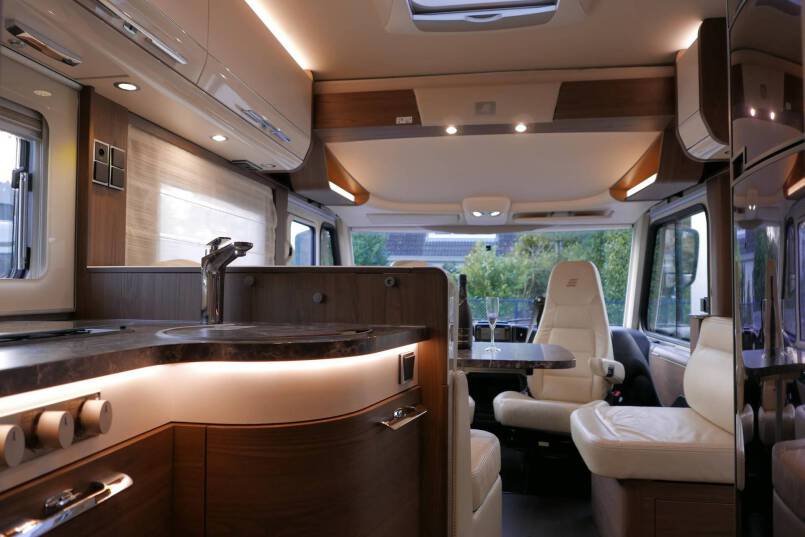 Hymer B-SL 708 SupremeLine Crystal Zilver AUTOMAAT, Queensbed, AL-DE 54