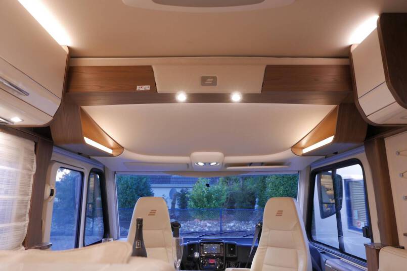 Hymer B-SL 708 SupremeLine Crystal Zilver AUTOMAAT, Queensbed, AL-DE 55