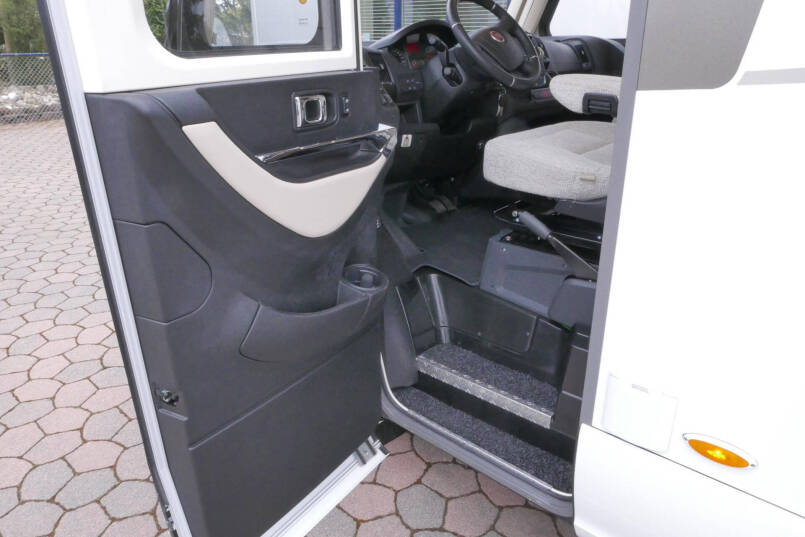 Hymer B-SL 704 SupremeLine Hymer  B-SL 704 SupremeLine  180 pk AUTOMAAT, levelsysteem, enkele bedden 21