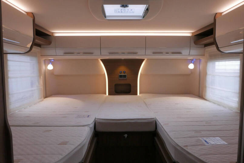 Hymer B-SL 704 SupremeLine Hymer  B-SL 704 SupremeLine  180 pk AUTOMAAT, levelsysteem, enkele bedden 40