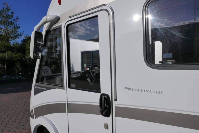 Hymer B 598 PremiumLine Hymer  B 598 PremiumLine  180 pk AUTOMAAT, bovenkastjes, Queensbed, levelsysteem 21