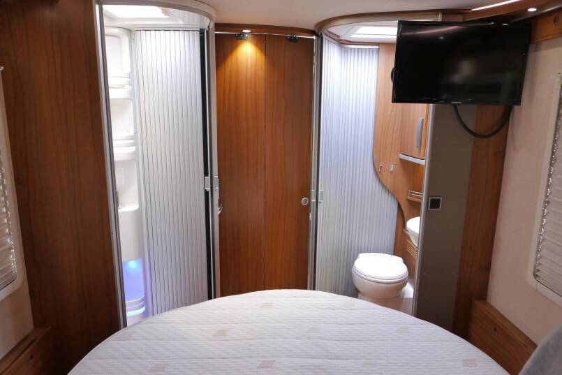 Hymer B 598 PremiumLine Hymer  B 598 PremiumLine  180 pk AUTOMAAT, bovenkastjes, Queensbed, levelsysteem 45