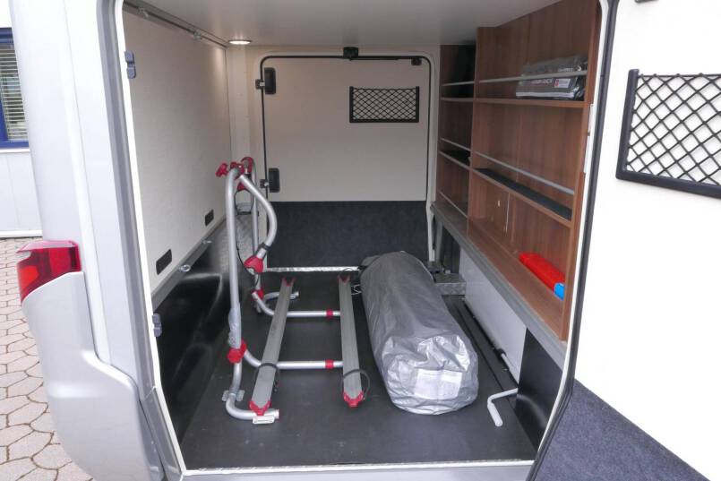 Hymer BMC-I 680 Crystal Zilver Hymer  BMC-I 680 Crystal Zilver 9G AUTOMAAT 177PK, 5 zitplaatsen, Mercedes Benz 10