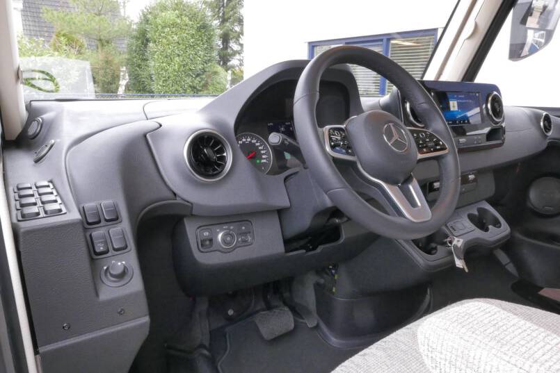 Hymer BMC-I 680 Crystal Zilver Hymer  BMC-I 680 Crystal Zilver 9G AUTOMAAT 177PK, 5 zitplaatsen, Mercedes Benz 18
