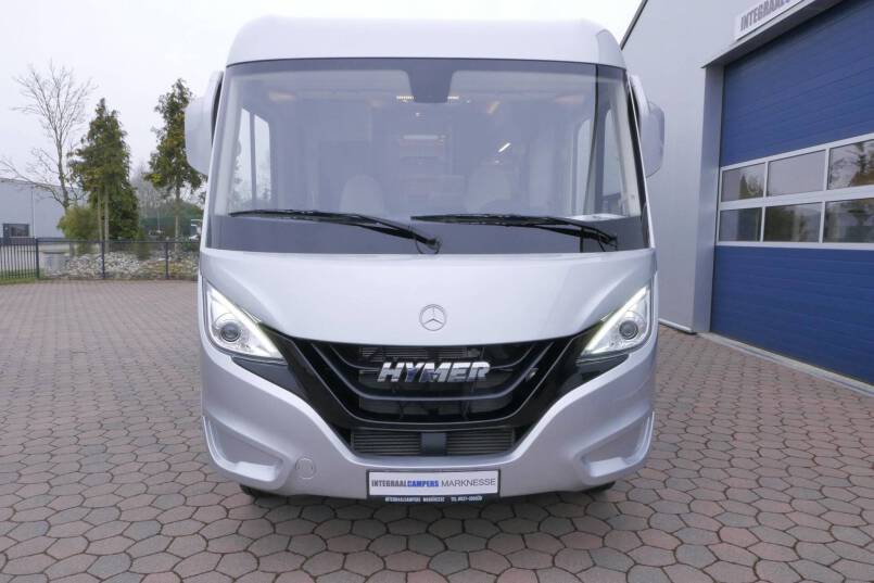 Hymer BMC-I 680 Crystal Zilver Hymer  BMC-I 680 Crystal Zilver 9G AUTOMAAT 177PK, 5 zitplaatsen, Mercedes Benz 1