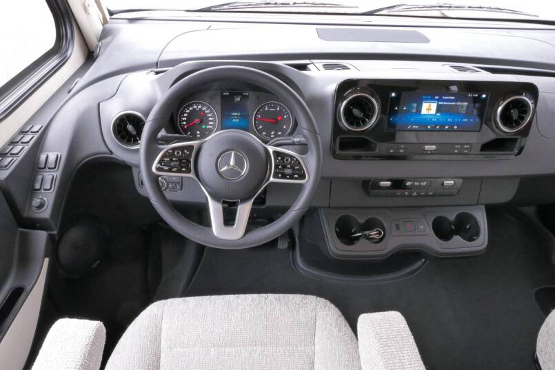 Hymer BMC-I 680 Crystal Zilver Hymer  BMC-I 680 Crystal Zilver 9G AUTOMAAT 177PK, 5 zitplaatsen, Mercedes Benz 19