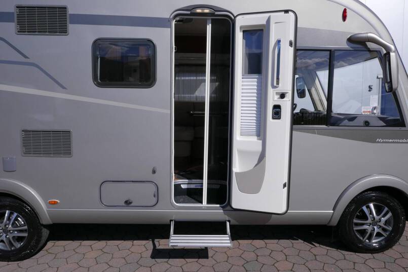 Hymer B 588 DynamicLine 180 pk, AUTOMAAT, Bovenkastjes, levelsysteem, 4.750 km 15