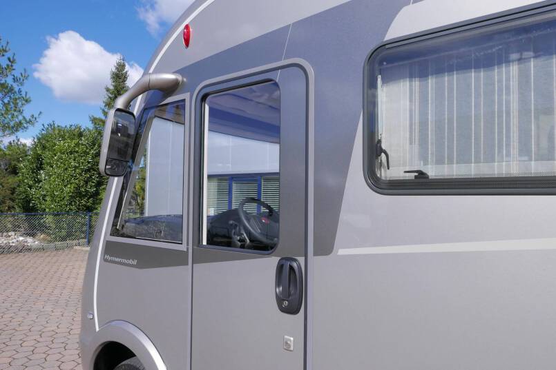 Hymer B 588 DynamicLine 180 pk, AUTOMAAT, Bovenkastjes, levelsysteem, 4.750 km 18