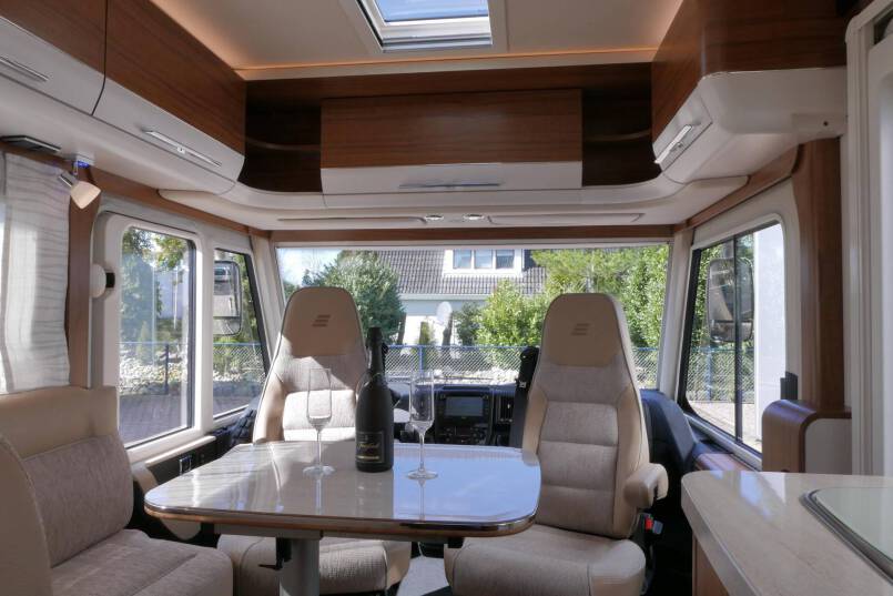 Hymer B 588 DynamicLine 180 pk, AUTOMAAT, Bovenkastjes, levelsysteem, 4.750 km 25