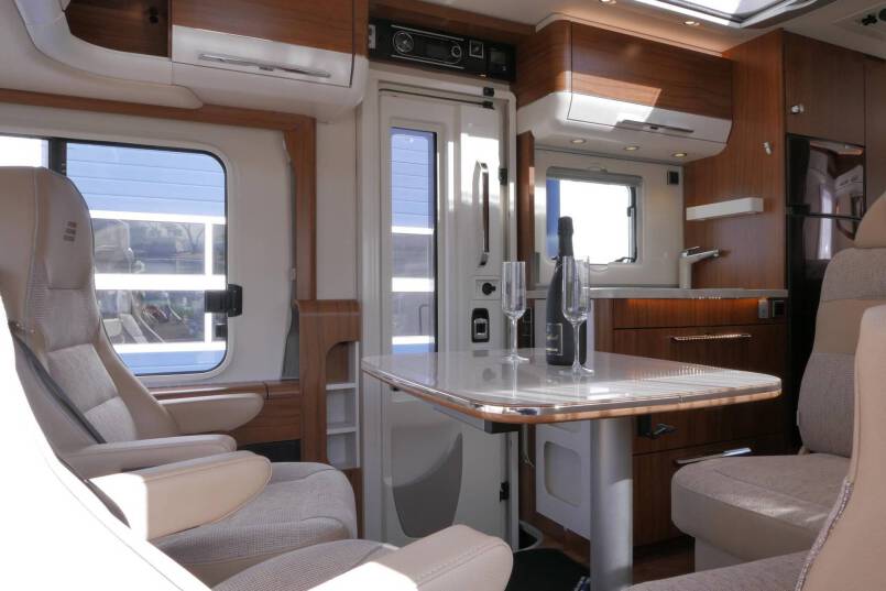 Hymer B 588 DynamicLine 180 pk, AUTOMAAT, Bovenkastjes, levelsysteem, 4.750 km 28