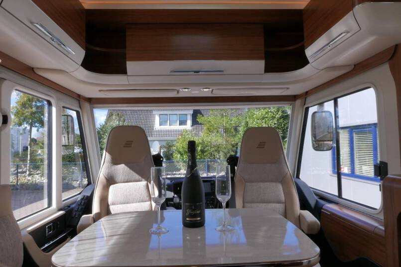 Hymer B 588 DynamicLine 180 pk, AUTOMAAT, Bovenkastjes, levelsysteem, 4.750 km 29