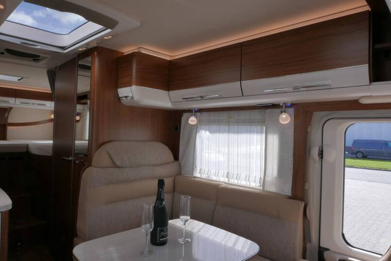 Hymer B 588 DynamicLine 180 pk, AUTOMAAT, Bovenkastjes, levelsysteem, 4.750 km 31
