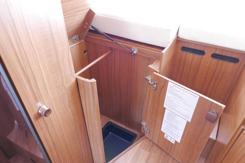 Hymer B 588 DynamicLine 180 pk, AUTOMAAT, Bovenkastjes, levelsysteem, 4.750 km 38