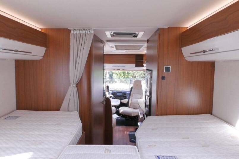 Hymer B 588 DynamicLine 180 pk, AUTOMAAT, Bovenkastjes, levelsysteem, 4.750 km 40