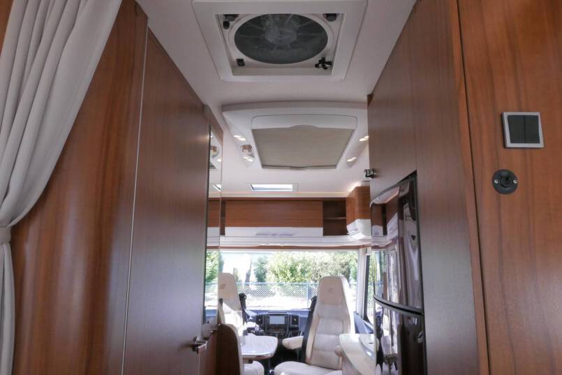Hymer B 588 DynamicLine 180 pk, AUTOMAAT, Bovenkastjes, levelsysteem, 4.750 km 41