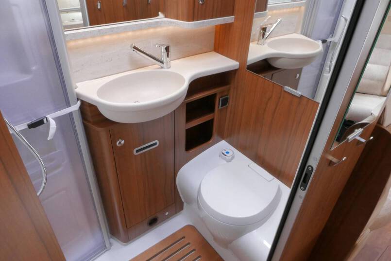 Hymer B 588 DynamicLine 180 pk, AUTOMAAT, Bovenkastjes, levelsysteem, 4.750 km 43