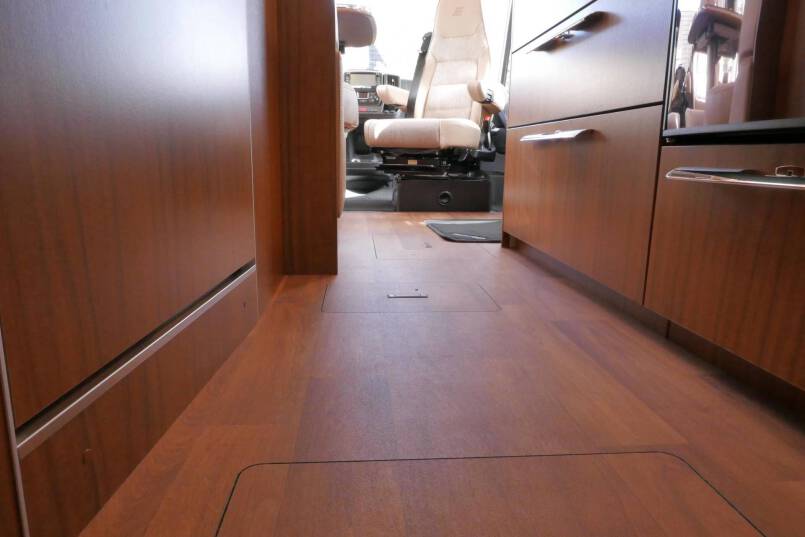 Hymer B 588 DynamicLine 180 pk, AUTOMAAT, Bovenkastjes, levelsysteem, 4.750 km 44