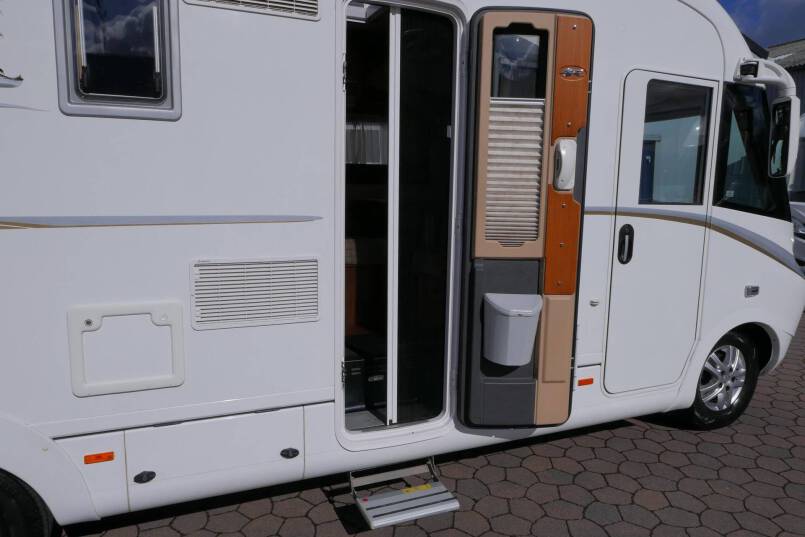 Laika kreos 7009 3.0 177 PK, enkele bedden, vol optie 16