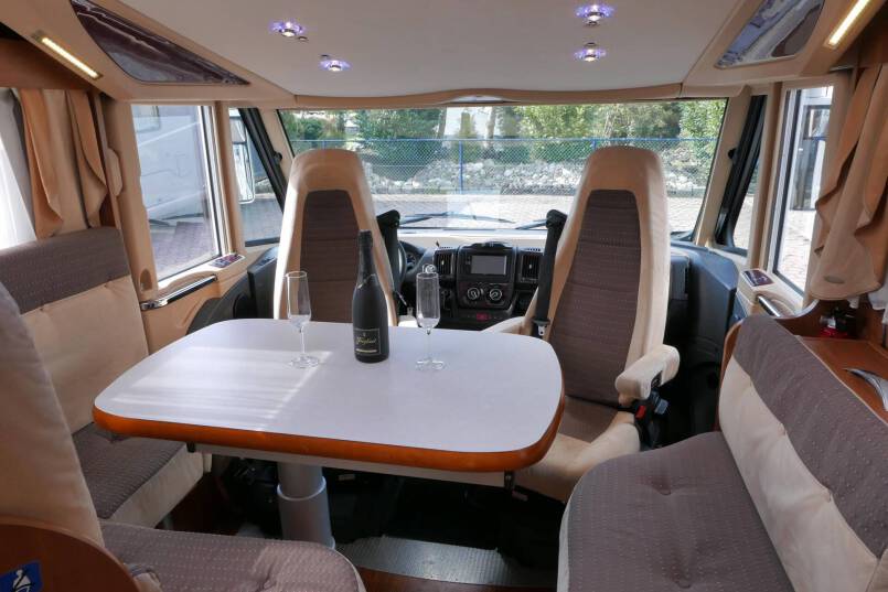 Laika kreos 7009 3.0 177 PK, enkele bedden, vol optie 23