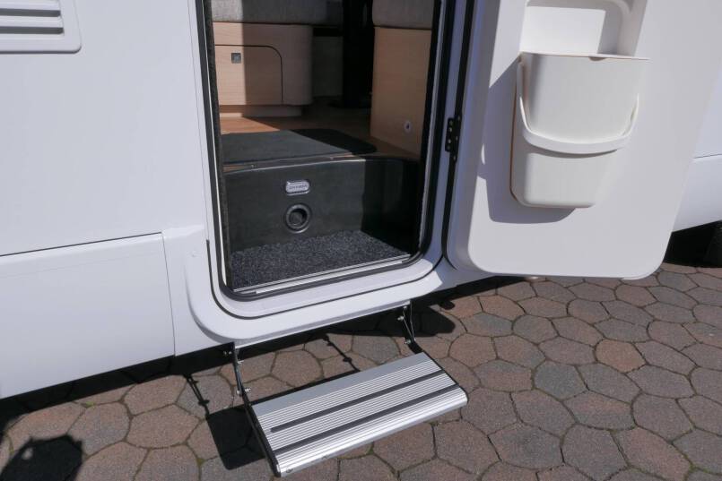Hymer BMC-I 680 Hymer  BMC-I 680 9G AUTOMAAT 177PK, LEVELSYSTEEM, Mercedes Benz 12
