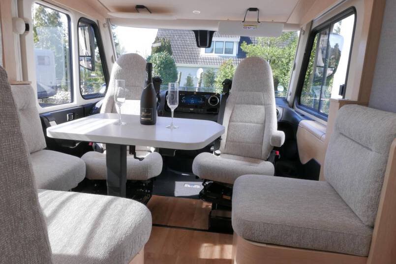 Hymer BMC-I 680 Hymer  BMC-I 680 9G AUTOMAAT 177PK, LEVELSYSTEEM, Mercedes Benz 19