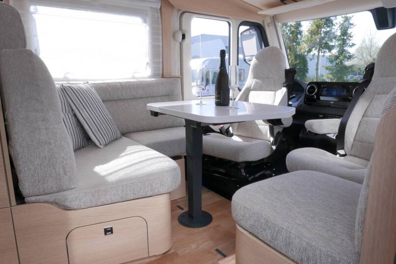 Hymer BMC-I 680 Hymer  BMC-I 680 9G AUTOMAAT 177PK, LEVELSYSTEEM, Mercedes Benz 20