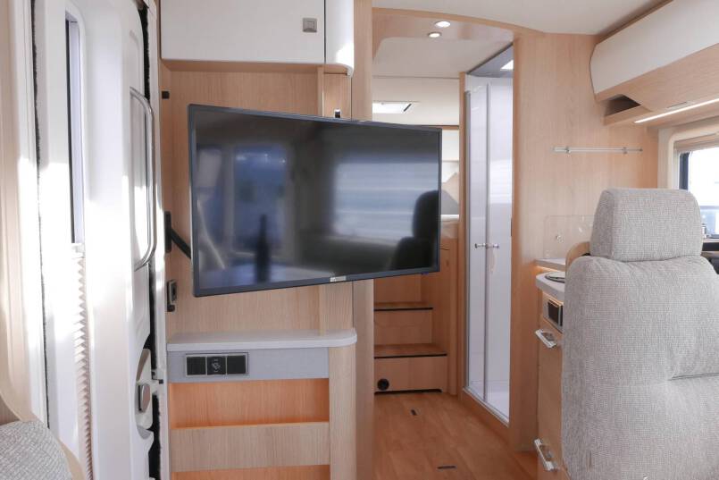 Hymer BMC-I 680 Hymer  BMC-I 680 9G AUTOMAAT 177PK, LEVELSYSTEEM, Mercedes Benz 24