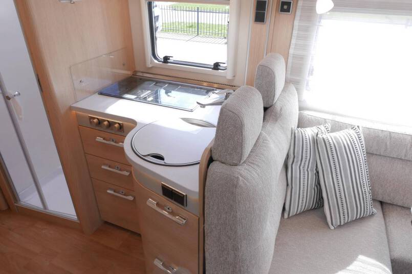 Hymer BMC-I 680 Hymer  BMC-I 680 9G AUTOMAAT 177PK, LEVELSYSTEEM, Mercedes Benz 25