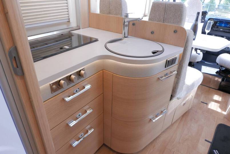 Hymer BMC-I 680 Hymer  BMC-I 680 9G AUTOMAAT 177PK, LEVELSYSTEEM, Mercedes Benz 26