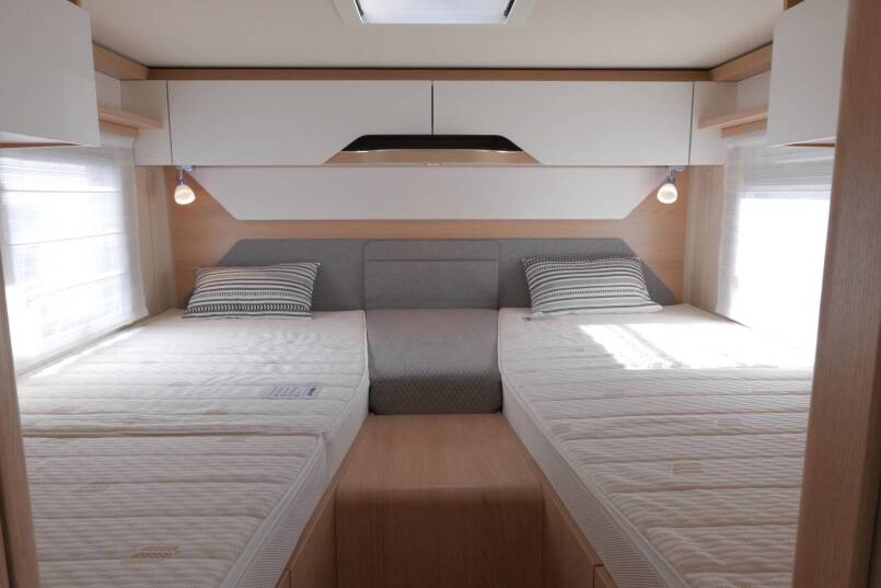 Hymer BMC-I 680 Hymer  BMC-I 680 9G AUTOMAAT 177PK, LEVELSYSTEEM, Mercedes Benz 28