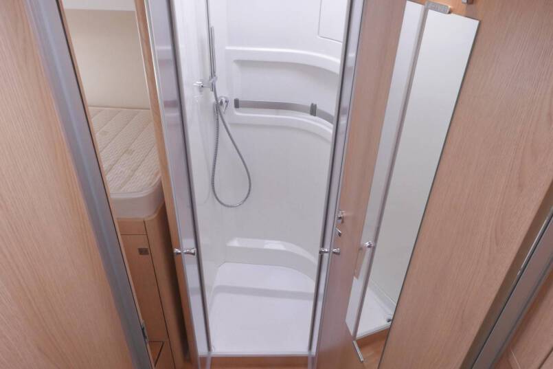 Hymer BMC-I 680 Hymer  BMC-I 680 9G AUTOMAAT 177PK, LEVELSYSTEEM, Mercedes Benz 34