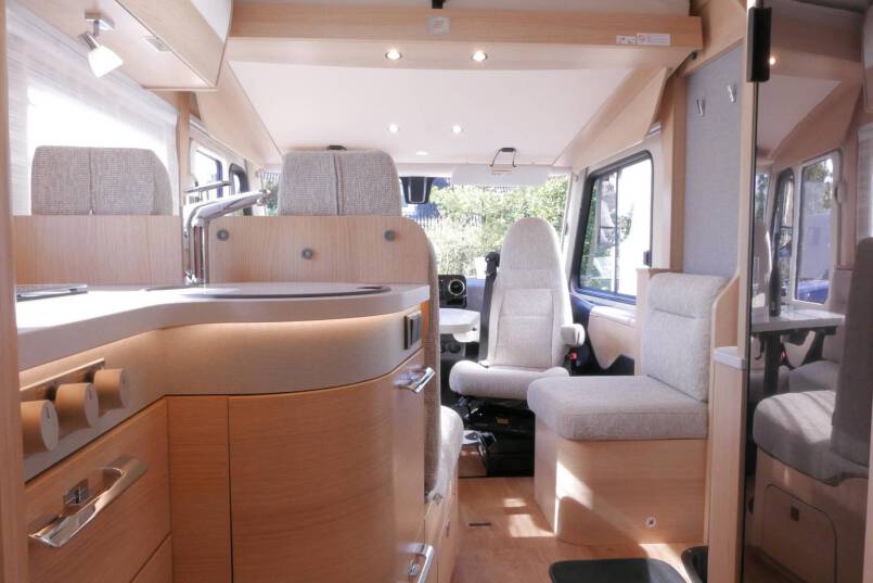 Hymer BMC-I 680 Hymer  BMC-I 680 9G AUTOMAAT 177PK, LEVELSYSTEEM, Mercedes Benz 36