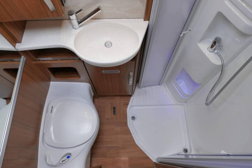 Hymer ML-T 580 AUTOMAAT Mercedes-Benz, enkele bedden 32