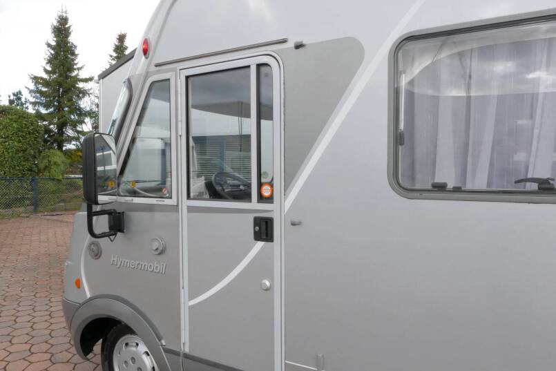 Hymer B 674 G Elegance Zilver AUTOMAAT, BOVENKASTJES, enkele bedden 13