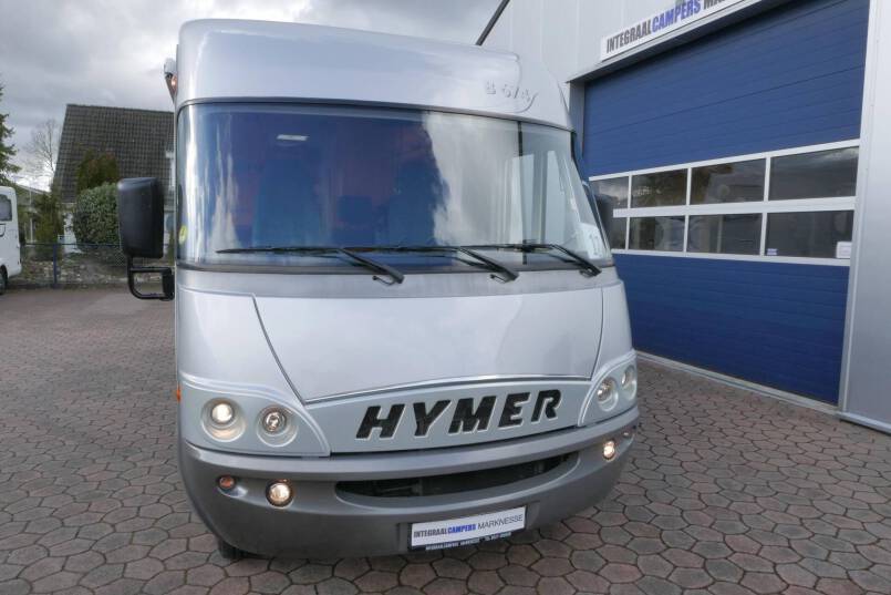 Hymer B 674 G Elegance Zilver AUTOMAAT, BOVENKASTJES, enkele bedden 1