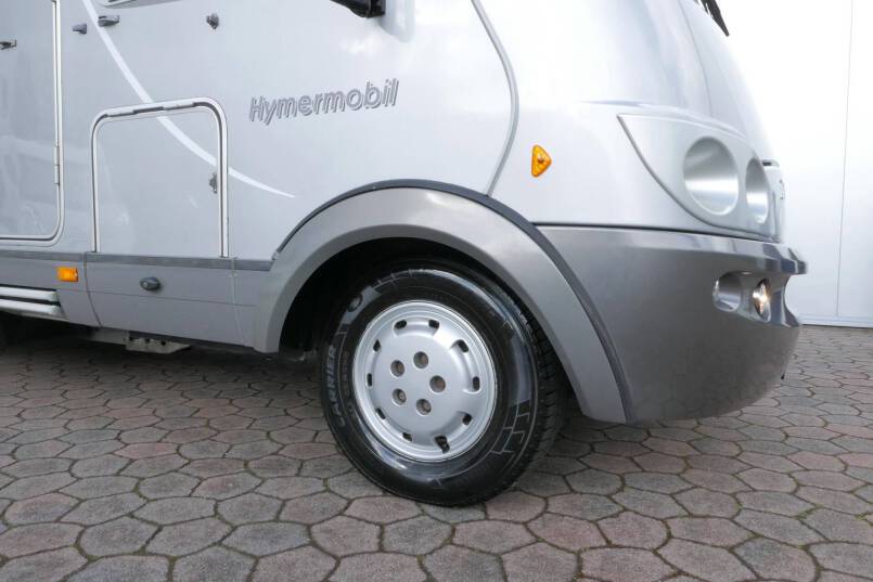 Hymer B 674 G Elegance Zilver AUTOMAAT, BOVENKASTJES, enkele bedden 8