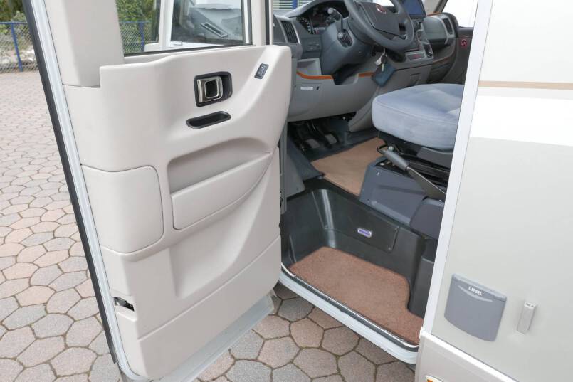 Hymer B 614 SL Star Edition champagne, 3.0 157 pk, lange uitvoering 15