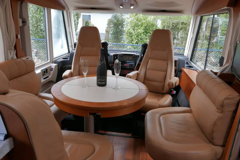 Hymer B 678 Hymer  B 678  AUTOMAAT 3.0 177pk, LEVELSYSTEEM, enkele bedden 17