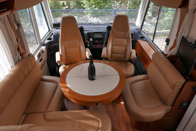 Hymer B 678 Hymer  B 678  AUTOMAAT 3.0 177pk, LEVELSYSTEEM, enkele bedden 21