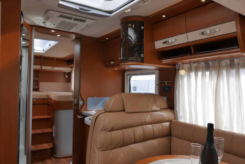 Hymer B 678 Hymer  B 678  AUTOMAAT 3.0 177pk, LEVELSYSTEEM, enkele bedden 23