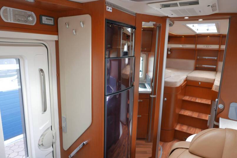 Hymer B 678 Hymer  B 678  AUTOMAAT 3.0 177pk, LEVELSYSTEEM, enkele bedden 24
