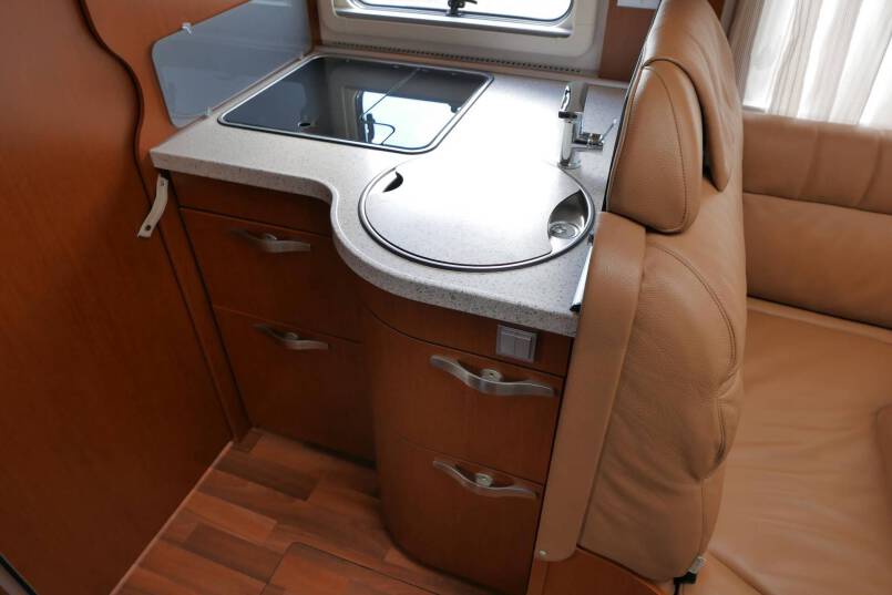 Hymer B 678 Hymer  B 678  AUTOMAAT 3.0 177pk, LEVELSYSTEEM, enkele bedden 28