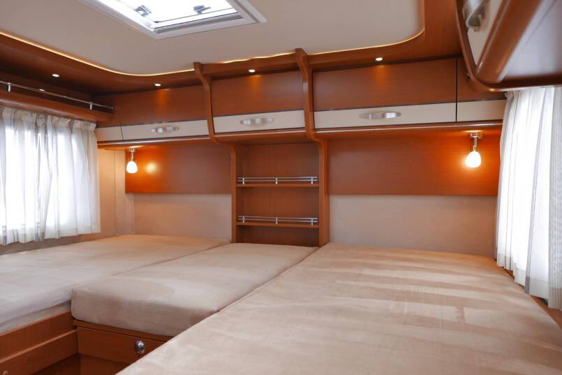 Hymer B 678 Hymer  B 678  AUTOMAAT 3.0 177pk, LEVELSYSTEEM, enkele bedden 32