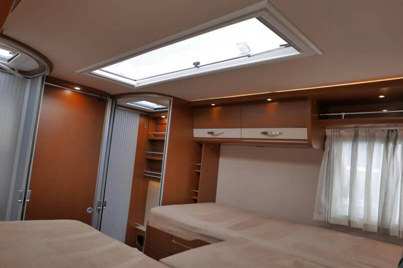 Hymer B 678 Hymer  B 678  AUTOMAAT 3.0 177pk, LEVELSYSTEEM, enkele bedden 34